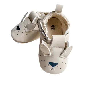 Baby shoes in beige