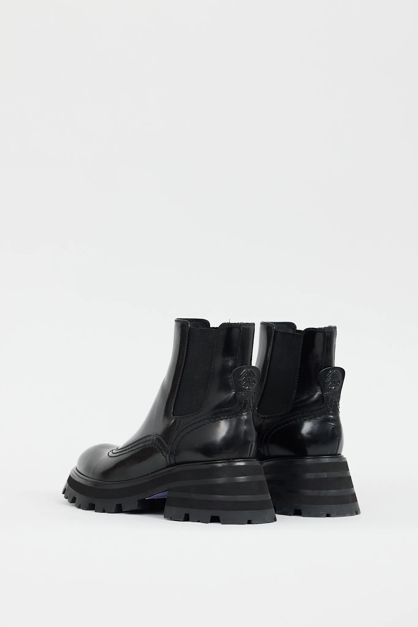 Black Leather Wander Chelsea Boot