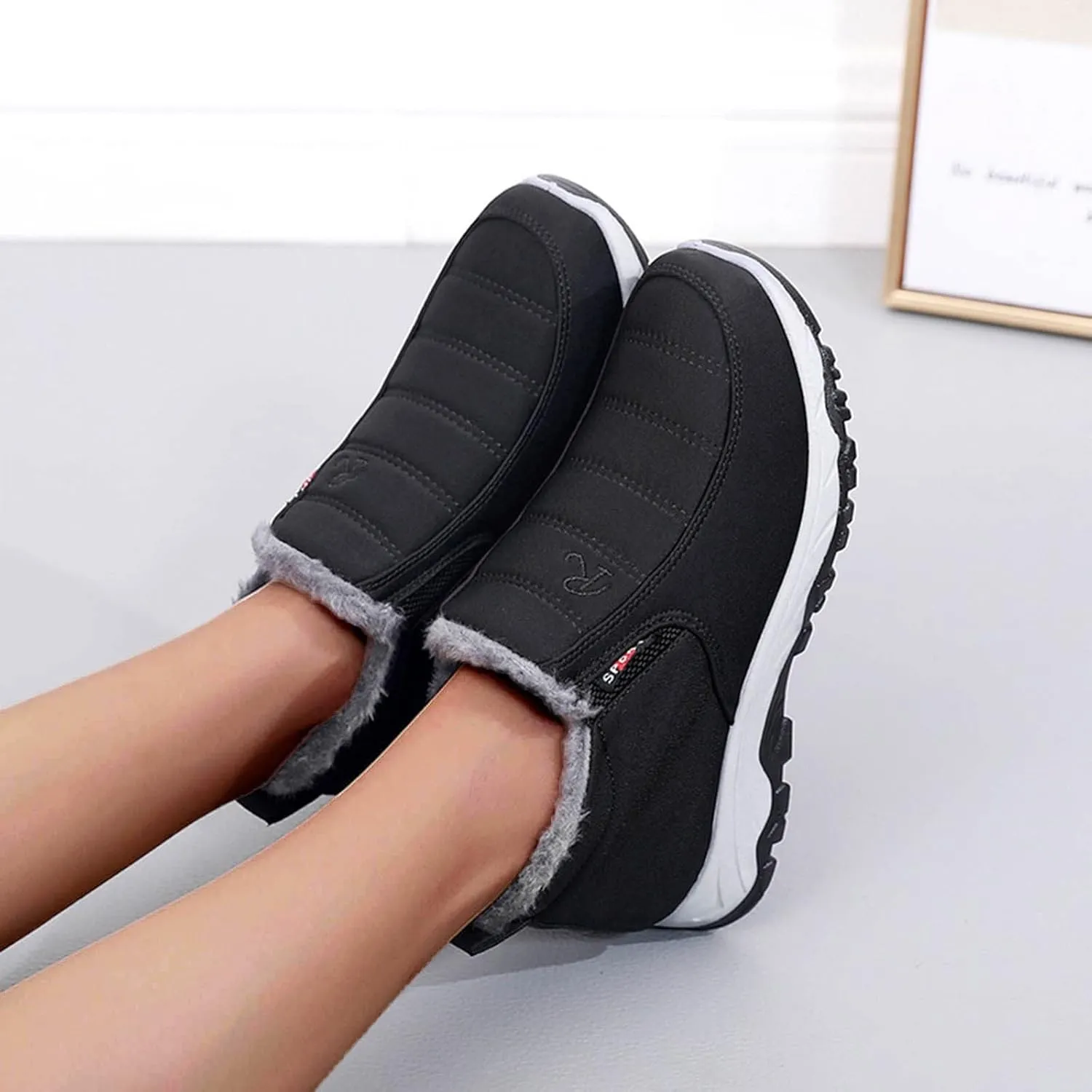 Hiking Boots Women Thickening Velvet Snow Boots Warm Winter Bootie Zipper Flat Non-Slip Hiking Booties
