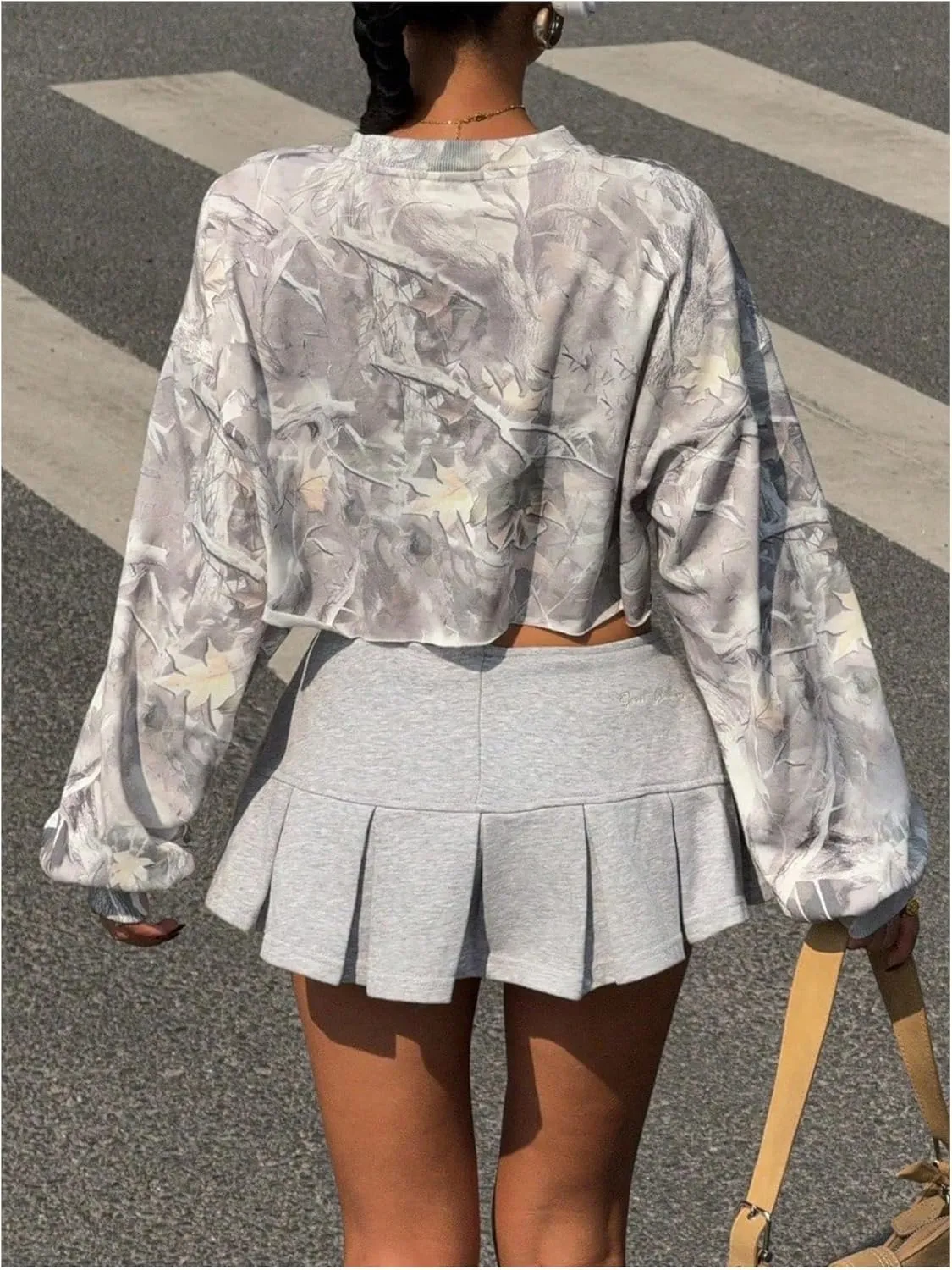 MakeMeChic Women's Camo Crew Neck Sweatshirt Long Sleeve Y2k Pullover Crop Tops