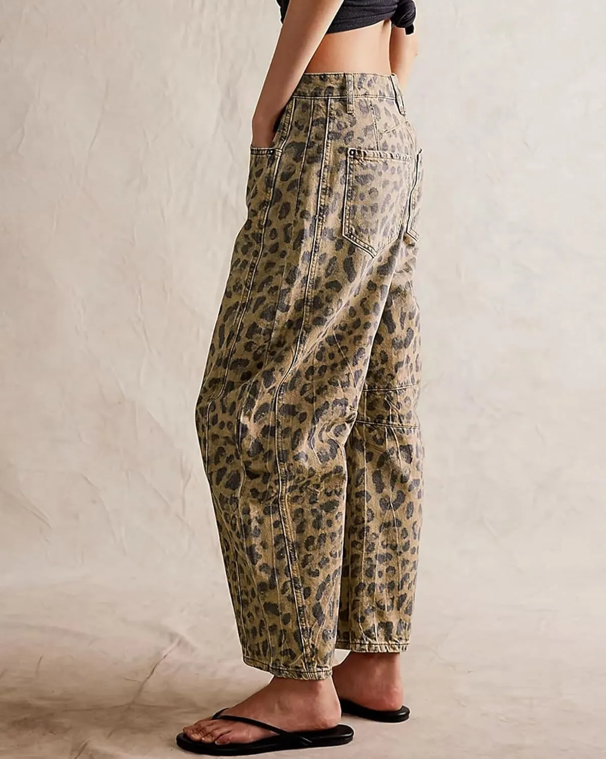 SAFRISIOR Leopard Jeans for Women Baggy Barrel Pants Mid Rise Cheetah Print Ankle Wide Leg Y2k Denim Trousers with Pockets