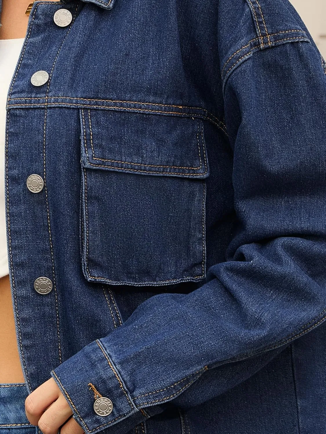 Women's Denim Jacket Button Down Cargo Pockets Casual Denim Shacket Western Outfits 2025 Jean Jackets